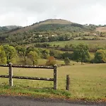 Le Chatel En Beaujolais Rum i privatbostad