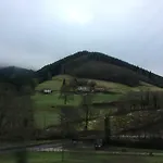Le Chatel En Beaujolais