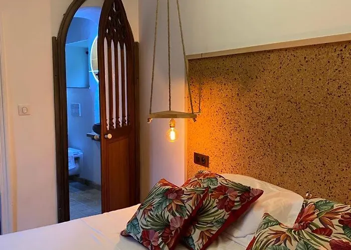 Le Chatel En Beaujolais Homestay Valsonne