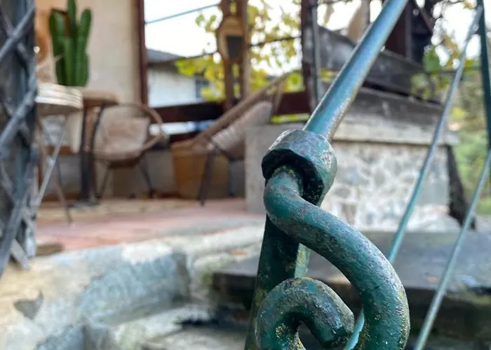 Homestay Le Chatel En Beaujolais Valsonne