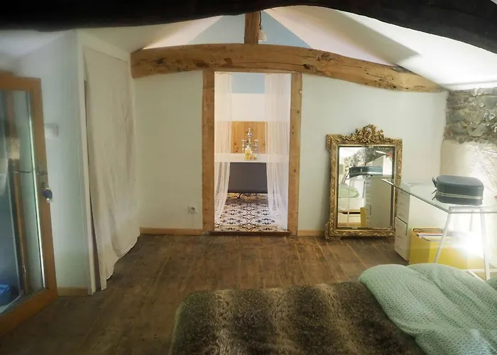 Homestay Le Chatel En Beaujolais *