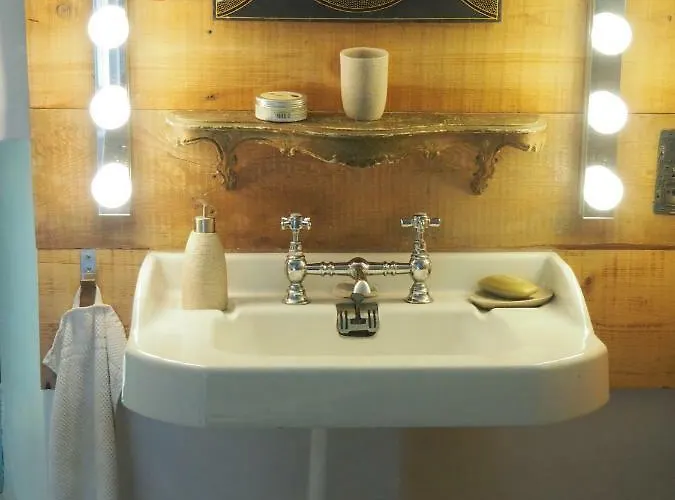 Le Chatel En Beaujolais Homestay Valsonne