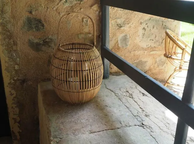 Le Chatel En Beaujolais