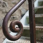 Le Chatel En Beaujolais