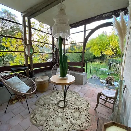 Le Chatel En Beaujolais Valsonne