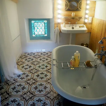 Homestay Le Chatel En Beaujolais *