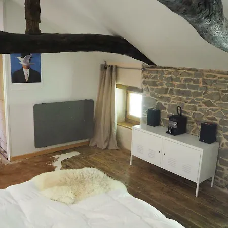 Homestay Le Chatel En Beaujolais Valsonne