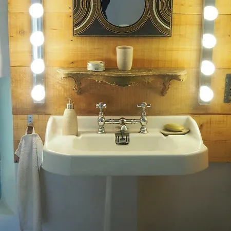 Le Chatel En Beaujolais Homestay Valsonne