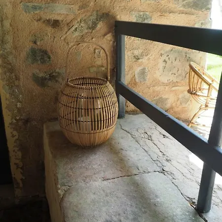 Le Chatel En Beaujolais