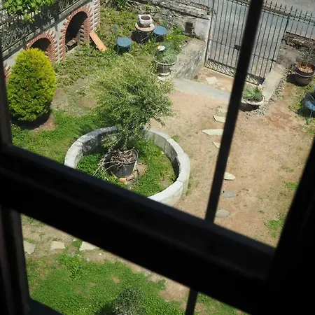 Le Chatel En Beaujolais Homestay