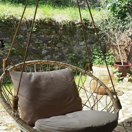Le Chatel En Beaujolais Homestay
