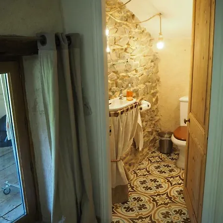 Le Chatel En Beaujolais Homestay